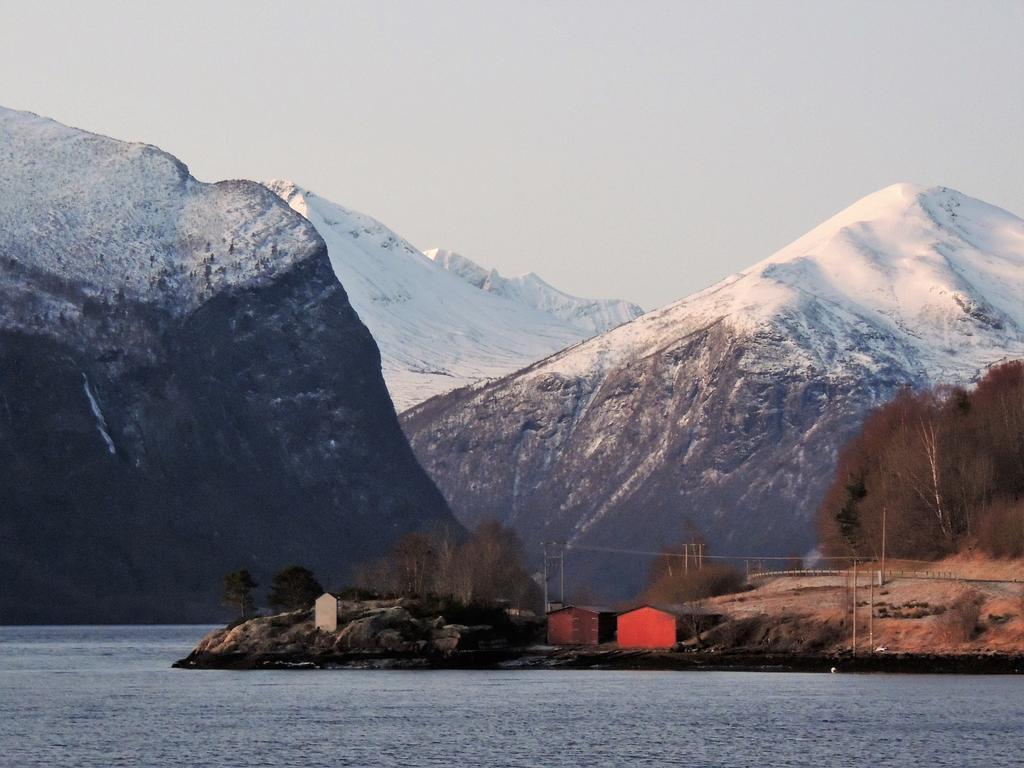Tindelykke Villa Isfjorden ภายนอก รูปภาพ